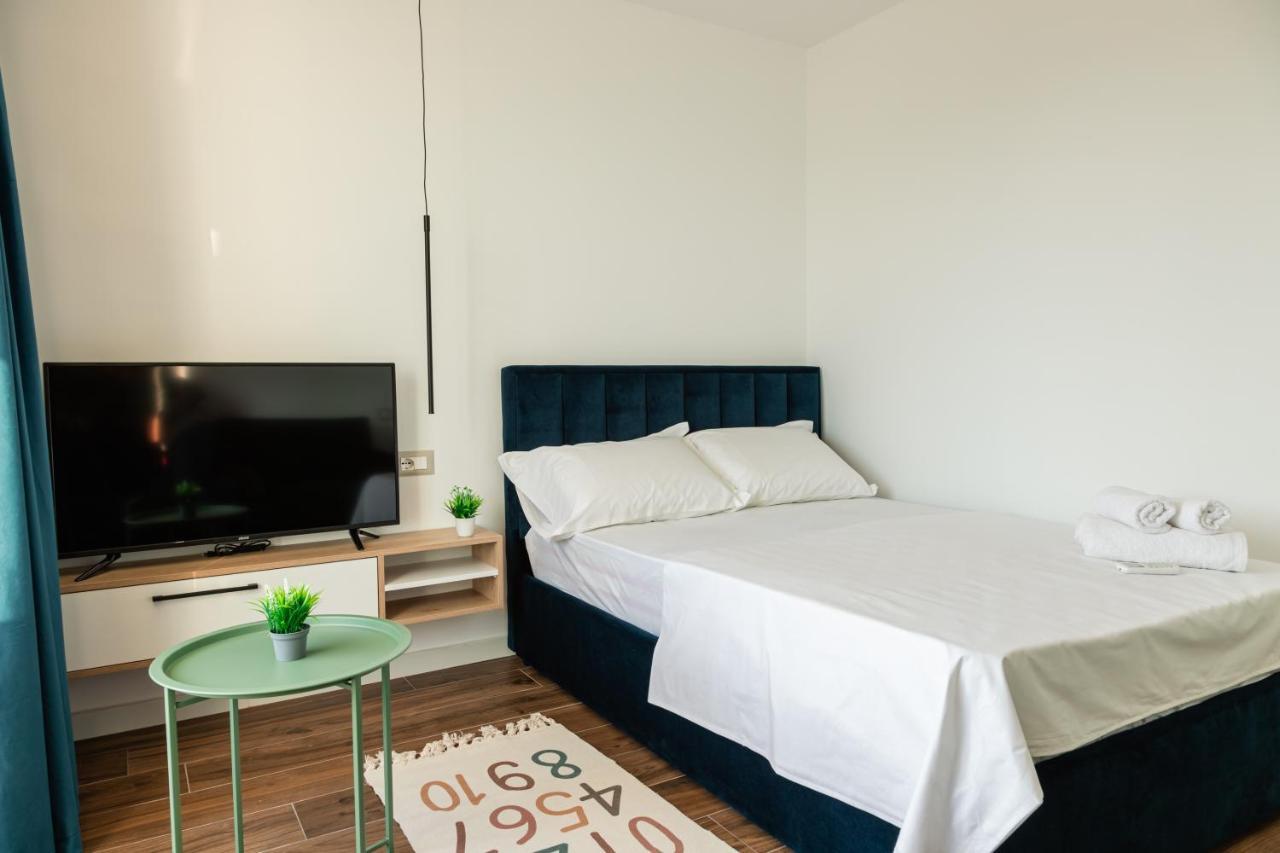 Prime Location Studio In Тирана Екстериор снимка